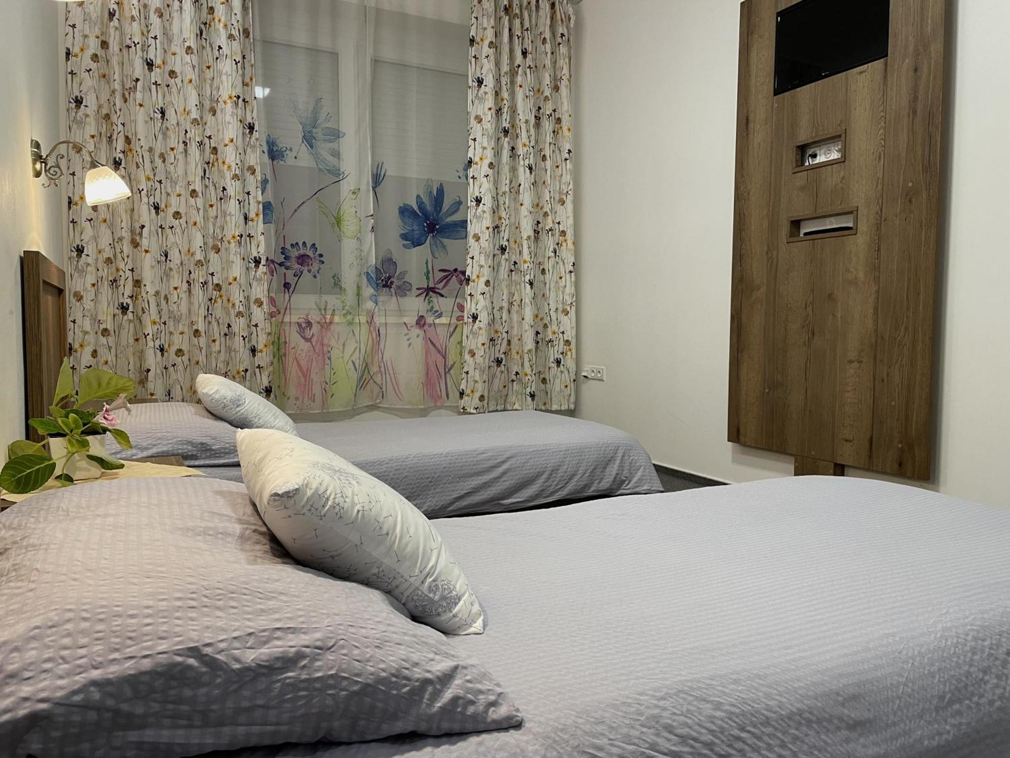 Hotel Herman ريخنوف ناد كنيجنو المظهر الخارجي الصورة