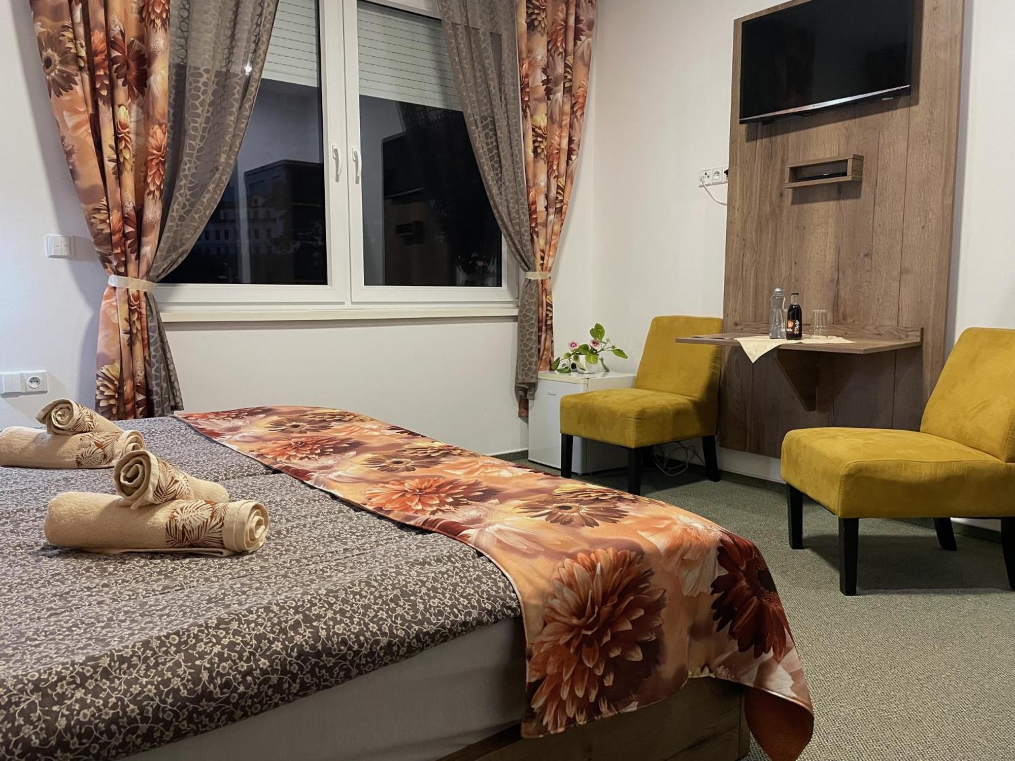 Hotel Herman ريخنوف ناد كنيجنو المظهر الخارجي الصورة