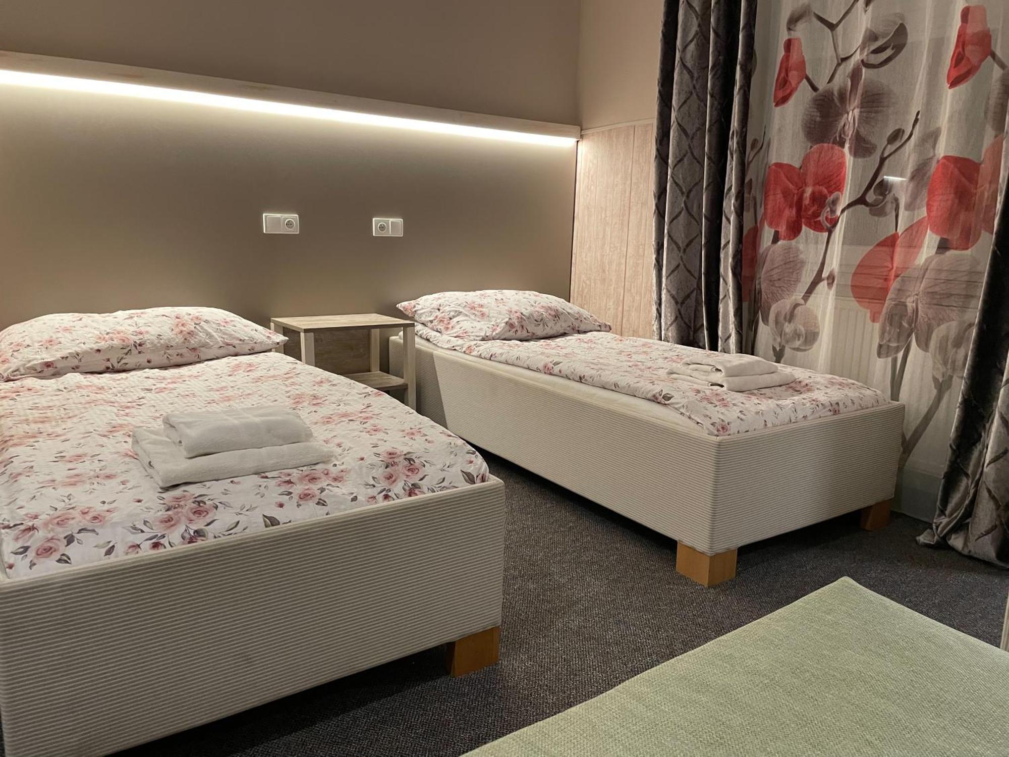 Hotel Herman ريخنوف ناد كنيجنو المظهر الخارجي الصورة